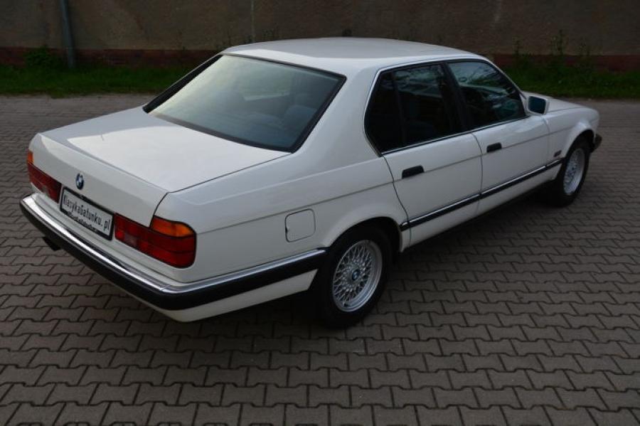  BMW 740i (E32) 1992 года  (UK) (фото 77 из 170)